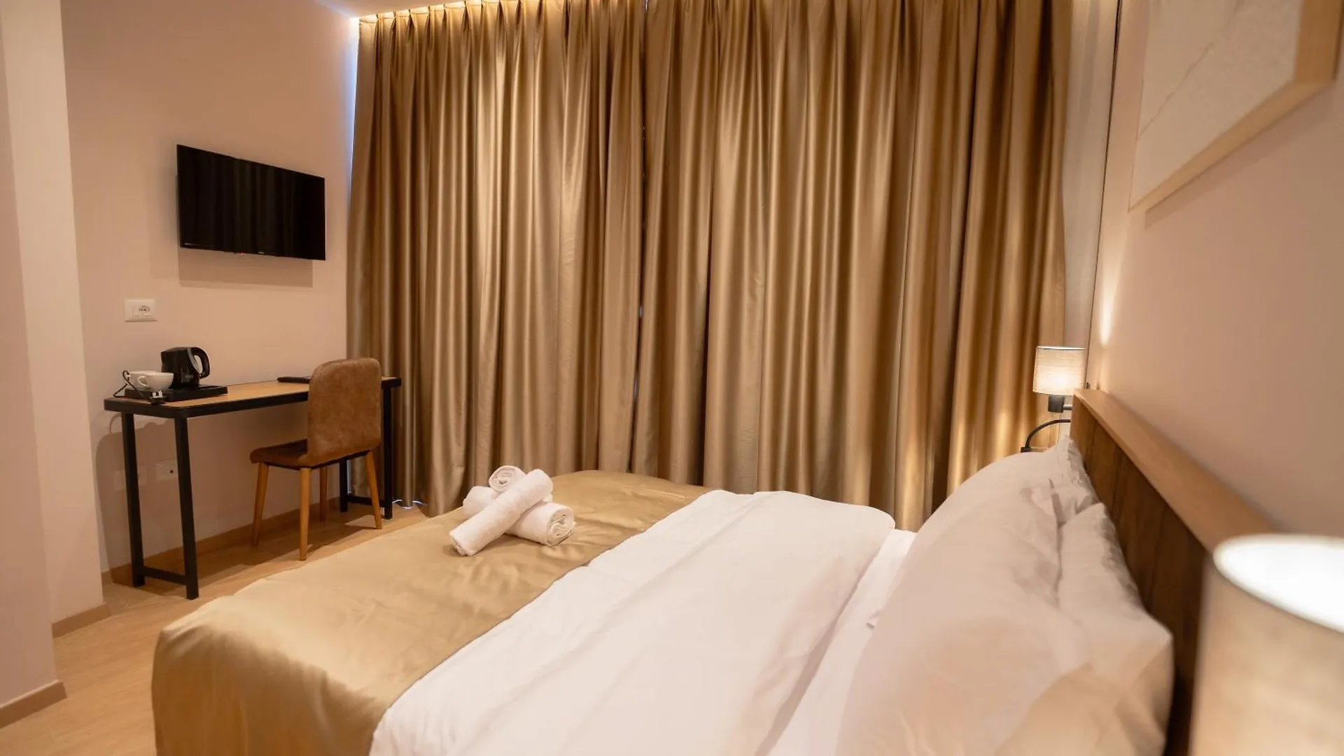 Hotel Boutique Jera Tiran 0*,  Arnavutluk