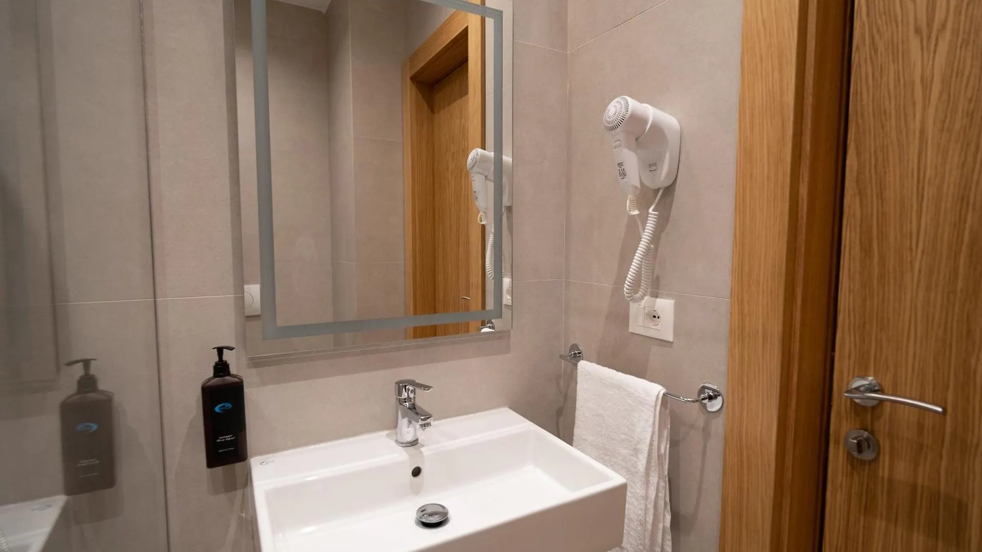Hotel Boutique Jera Tiran
