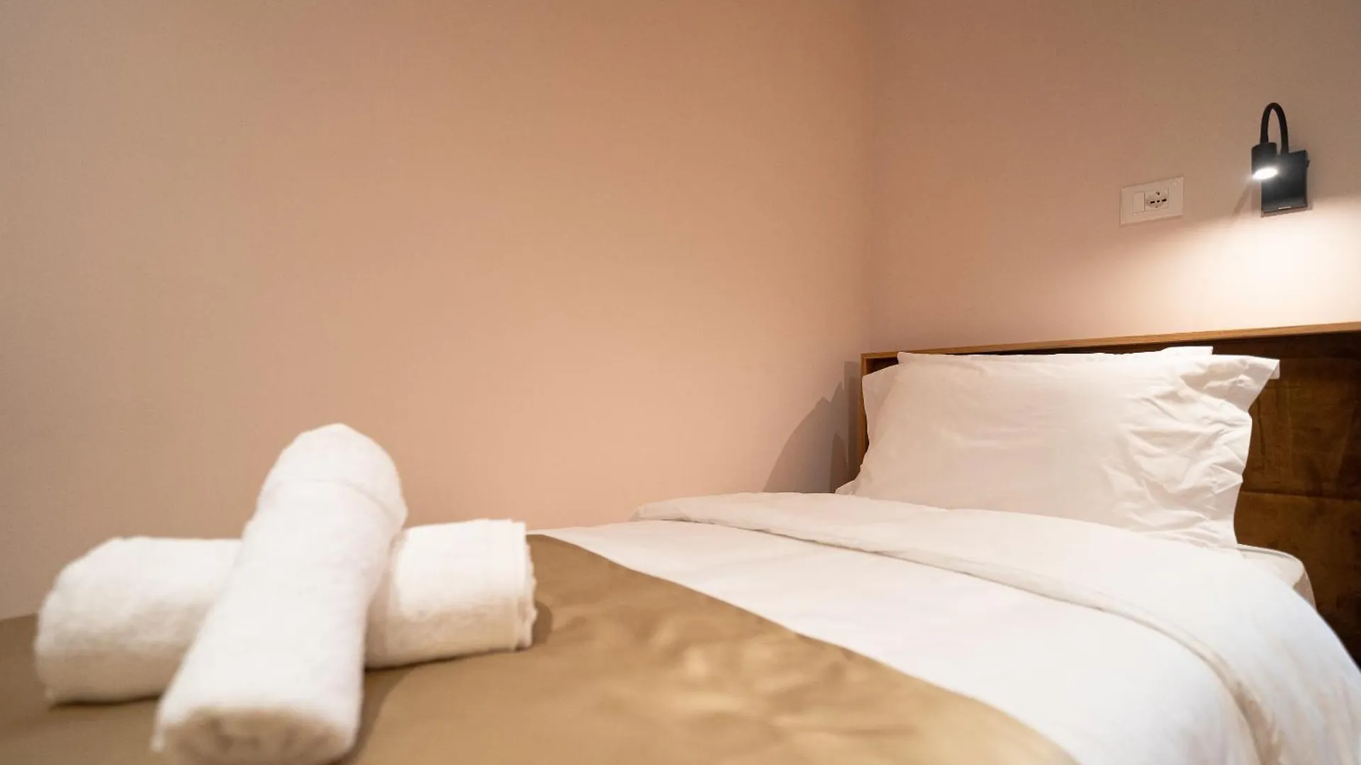 Hotel Boutique Jera Tiran Han/Misafirhane